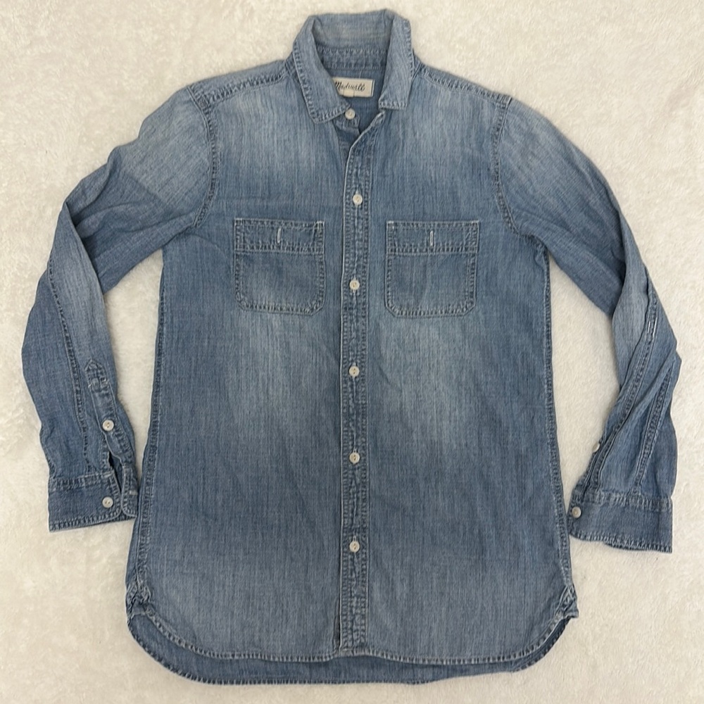 Madewell Chambray button down shirt. Size XS